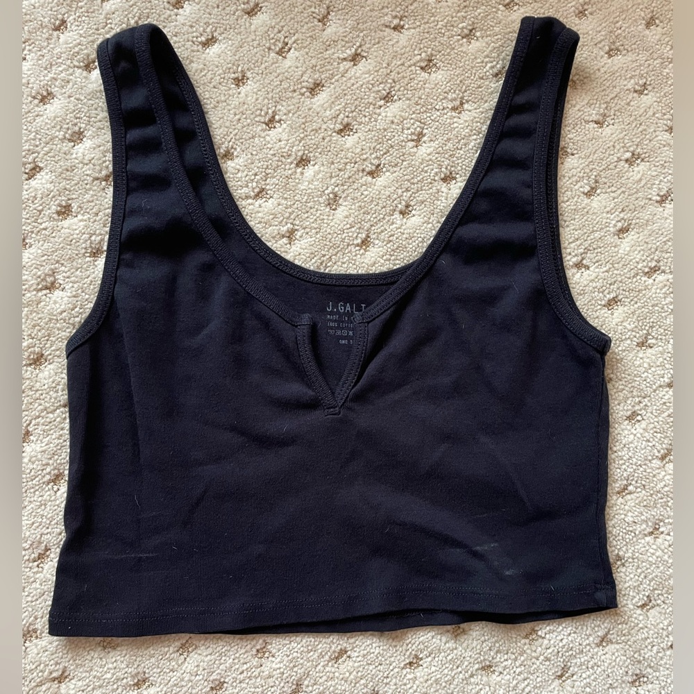 Black cropped tank top